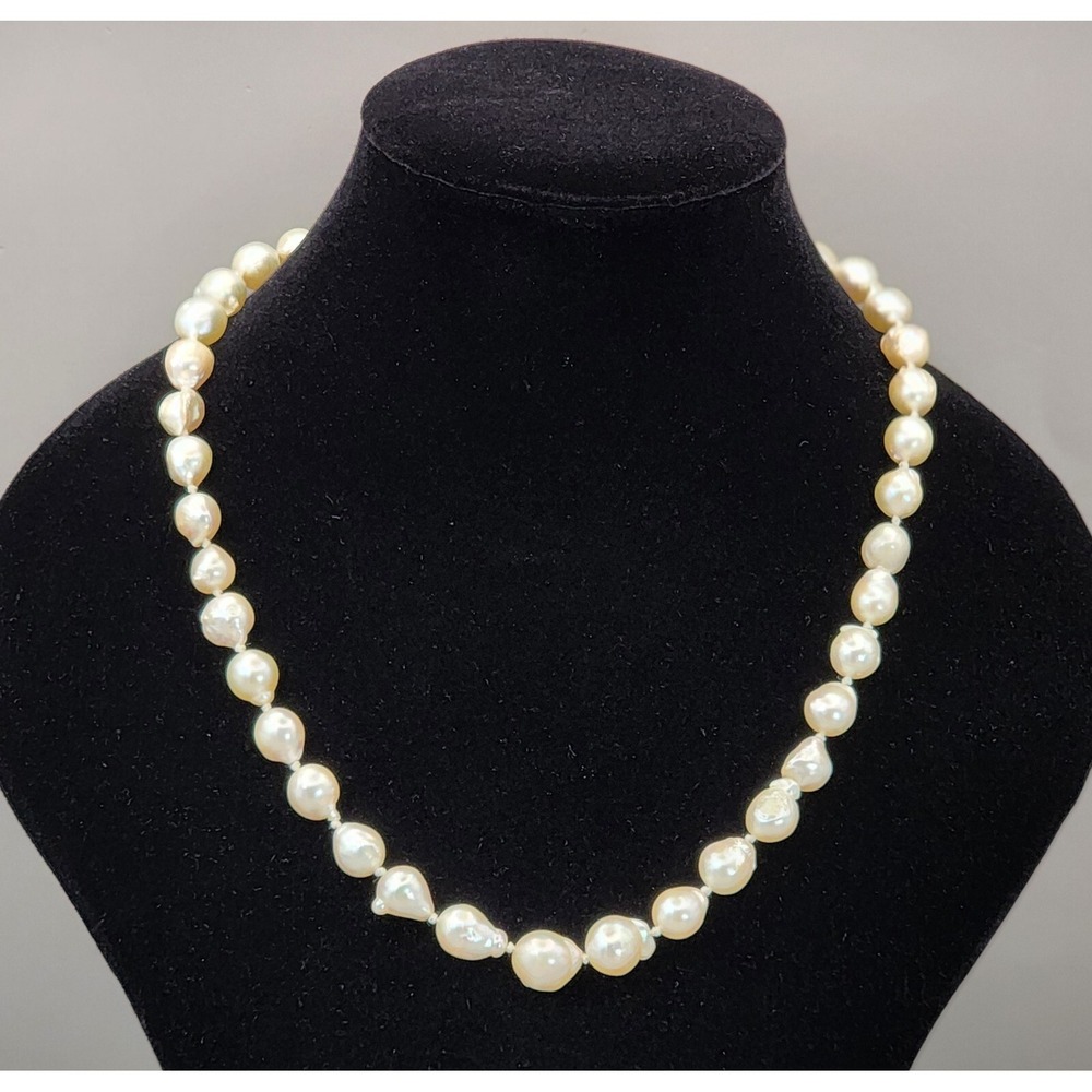 Natural Baroque Pearl necklace 18" 8.8mm Pearls Yellow Gold Jade Clasp HK - Picture 11 of 16
